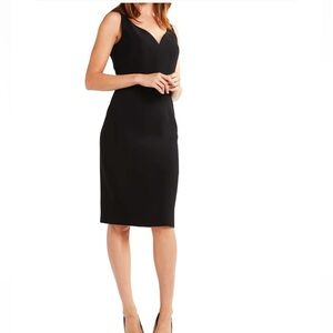 Elie Tahari Black Sleeveless Sheath Dress
( Excellent Preloved Condition )